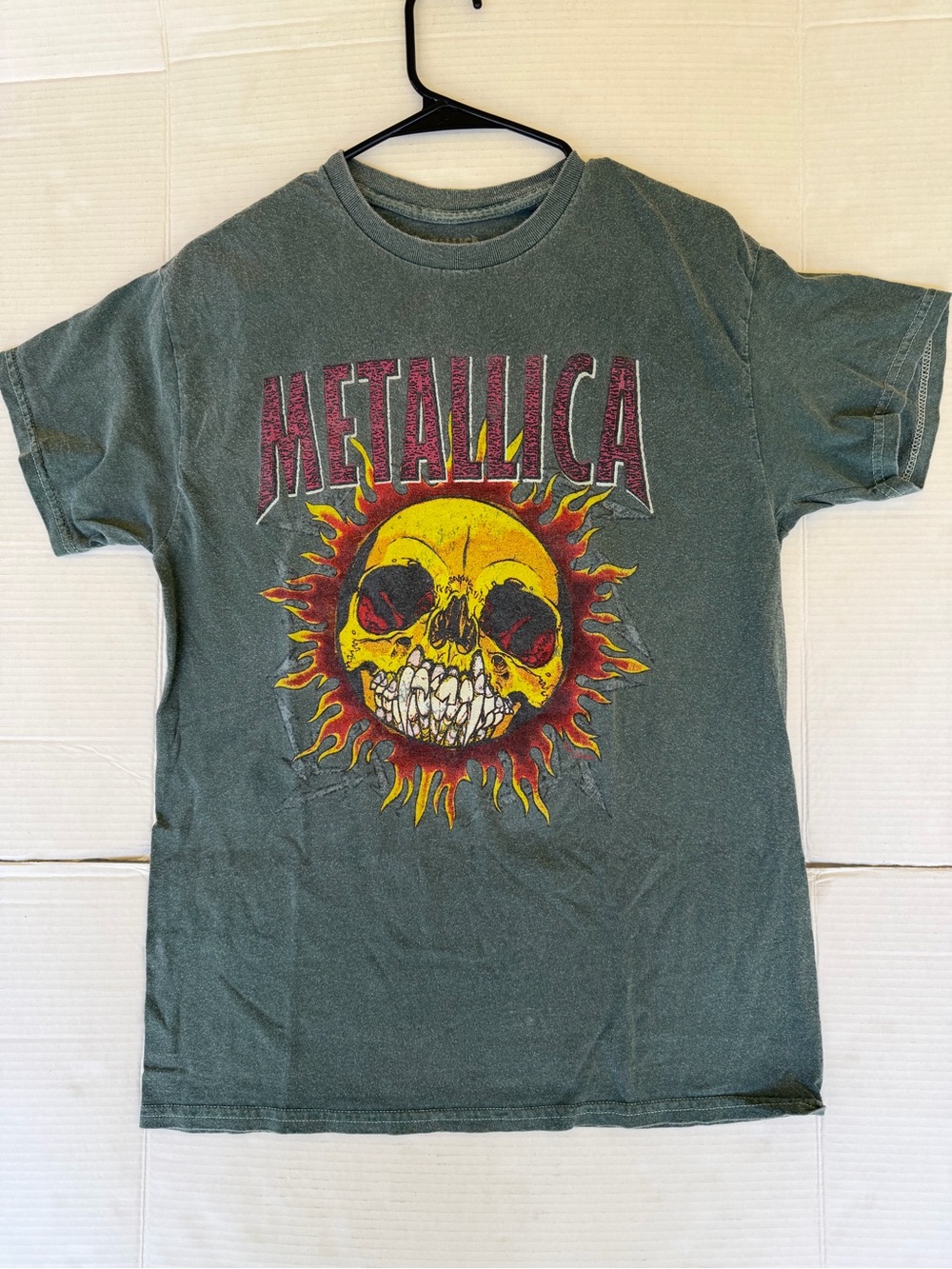 Metallica Men's Short Sleeve Graphic Tee - Vintage Green with Yellow Skull